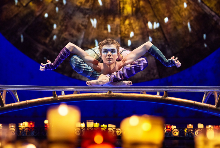 Contorsion-luzia-cirque-du-soleil