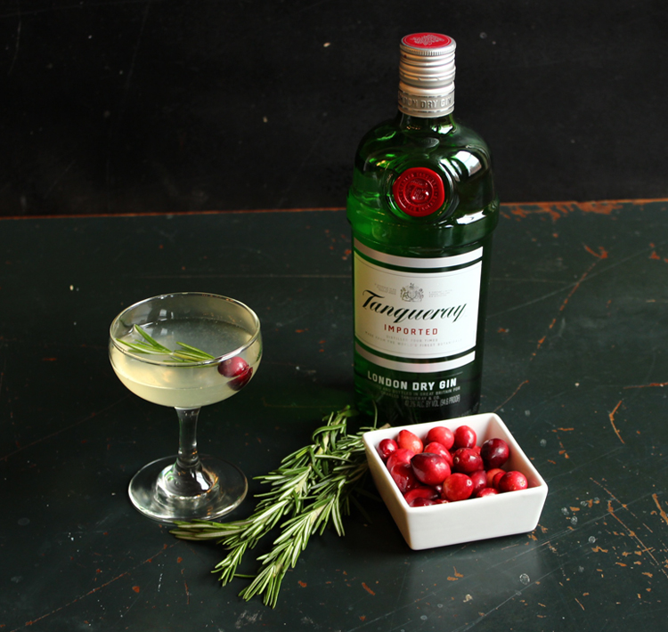 rosemary gin gimlet cocktail