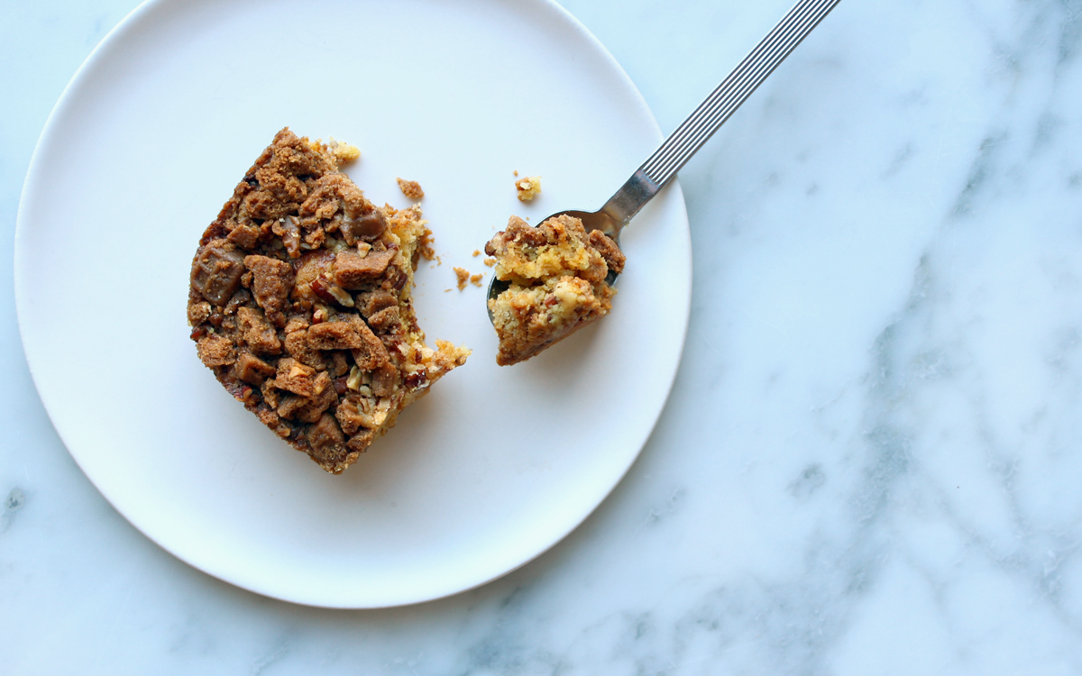 Easy & Delicious Pumpkin Dump Cake