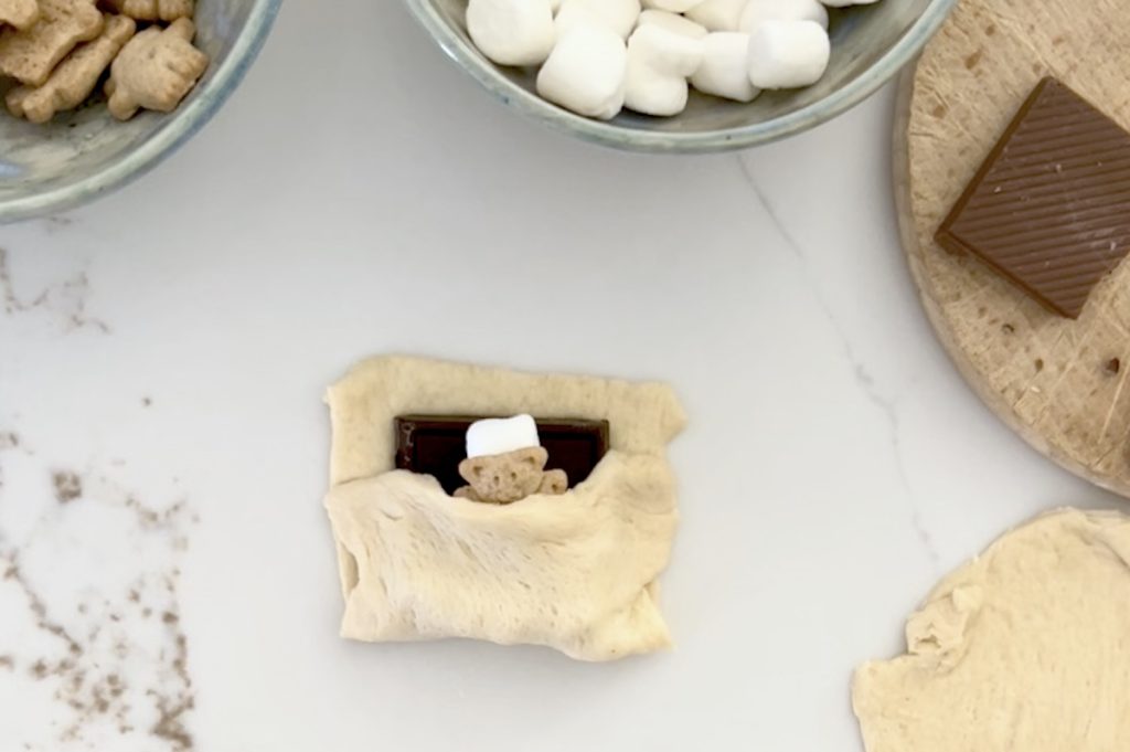 Easy & Fun S’mores Sleepover Bear Snack